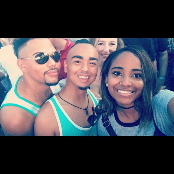 Meet your Posher, Tay - Picture 3 of 5